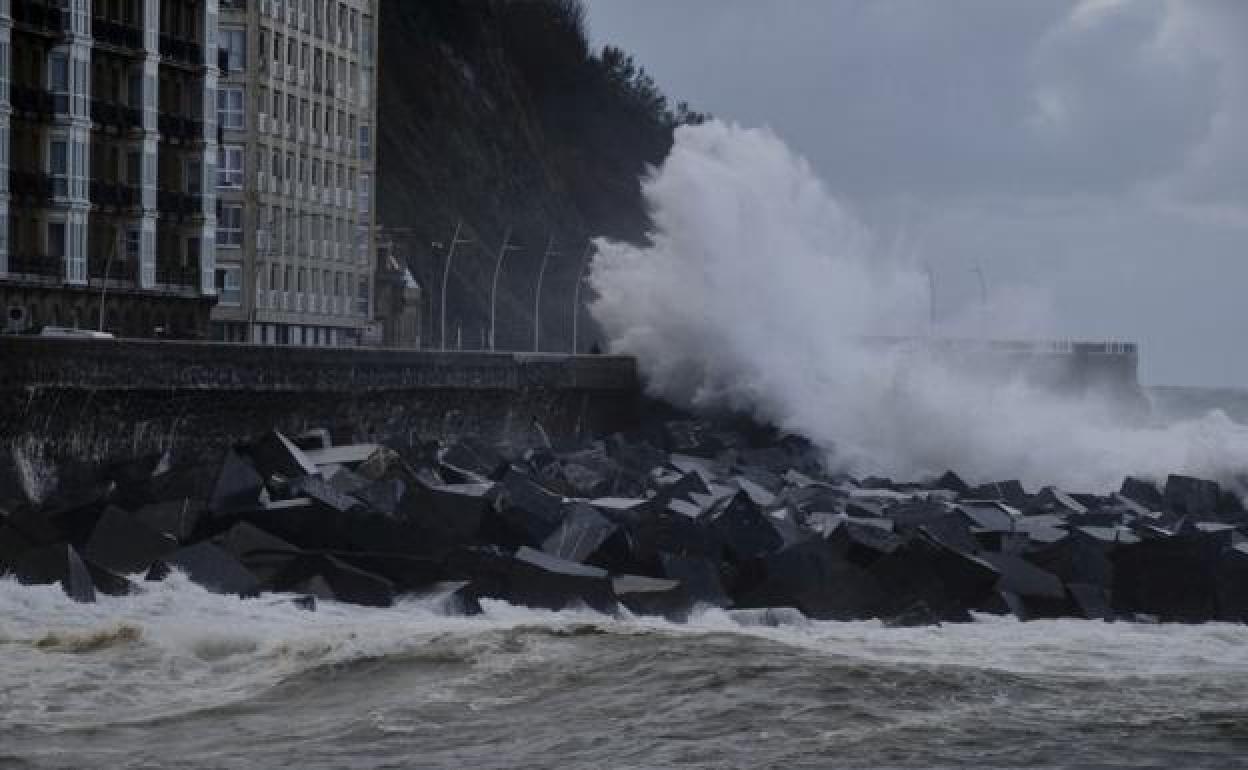 La Borrasca Justine Trae Un Fin De Semana De Fuerte Viento Y Olas De